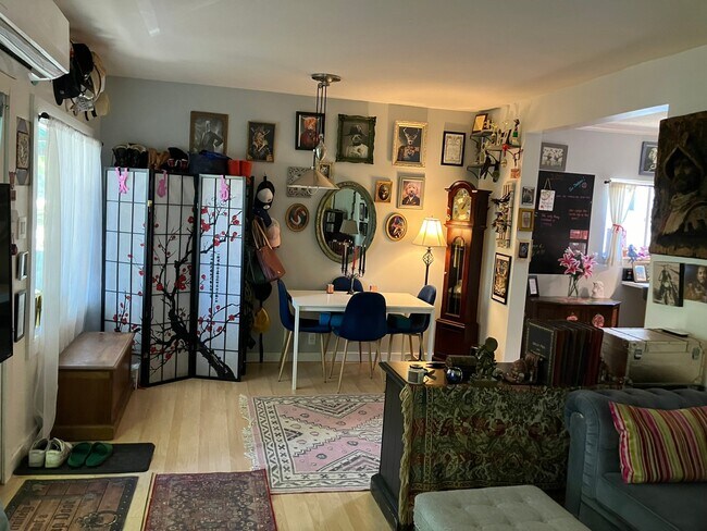Foto del edificio - 1176 Bryan Ave