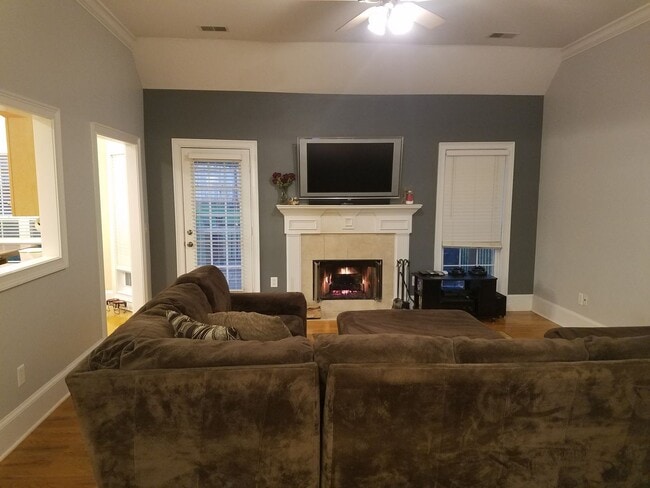 Building Photo - 281 E Creek Bend