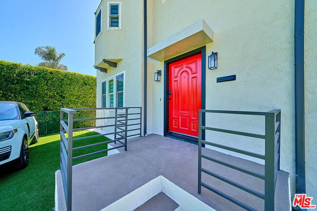 Building Photo - 347 S Highland Ave
