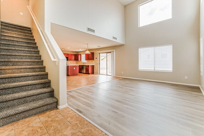 Foto del edificio - 1112 W Vineyard Plains Dr