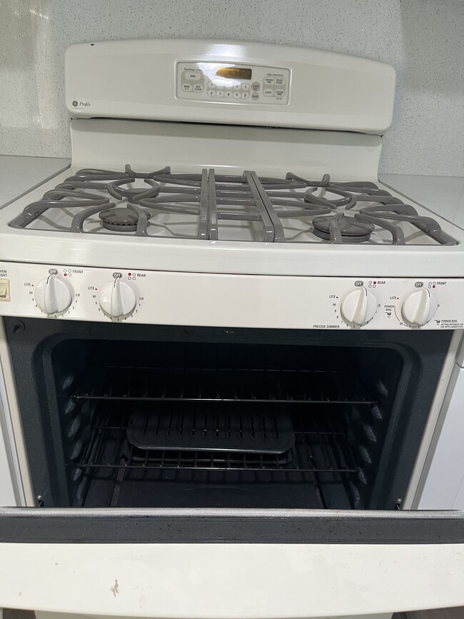 Stove - 1343 9th Ave