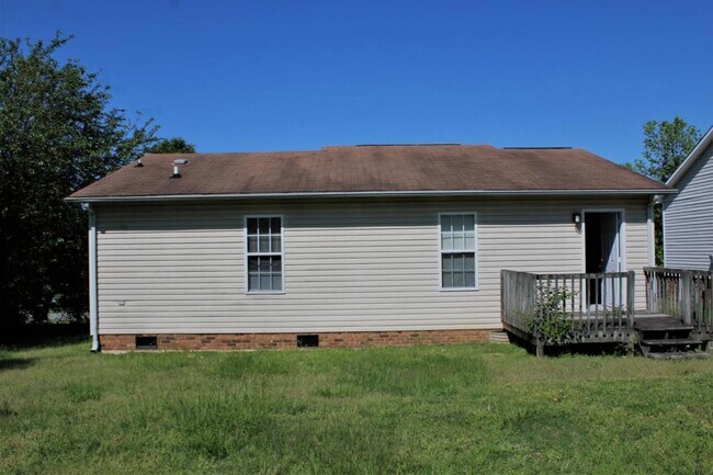 Building Photo - 621 Fairview St