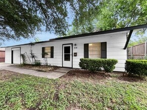 Building Photo - 514 Paza Dr