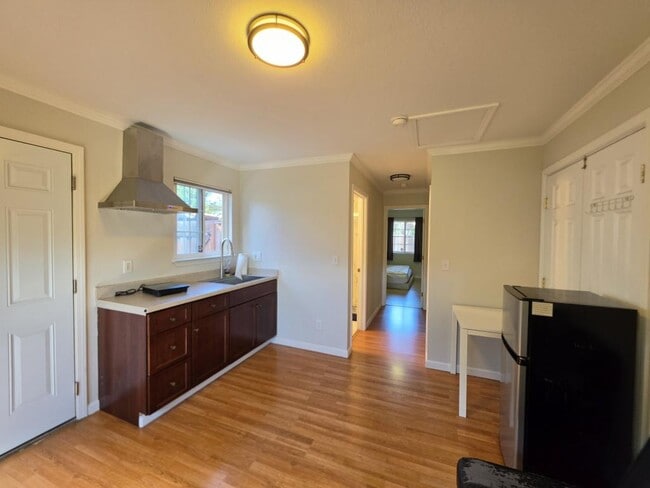 Building Photo - 2455 Fallingtree Dr