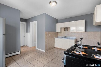 Building Photo - 66 Standish St