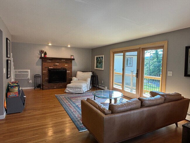 Photo - 12 Circle Dr House