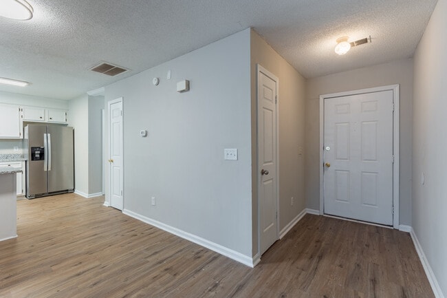 Building Photo - 313 Friarsgate Blvd