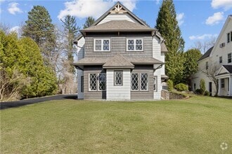 Building Photo - 90 Stoneleigh Ct