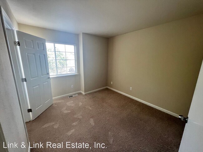 Building Photo - 4 br, 2.5 bath House - 348 Zachary Drive
