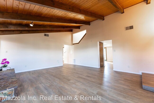 Building Photo - 3 br, 2 bath House - 252 Frost Rd