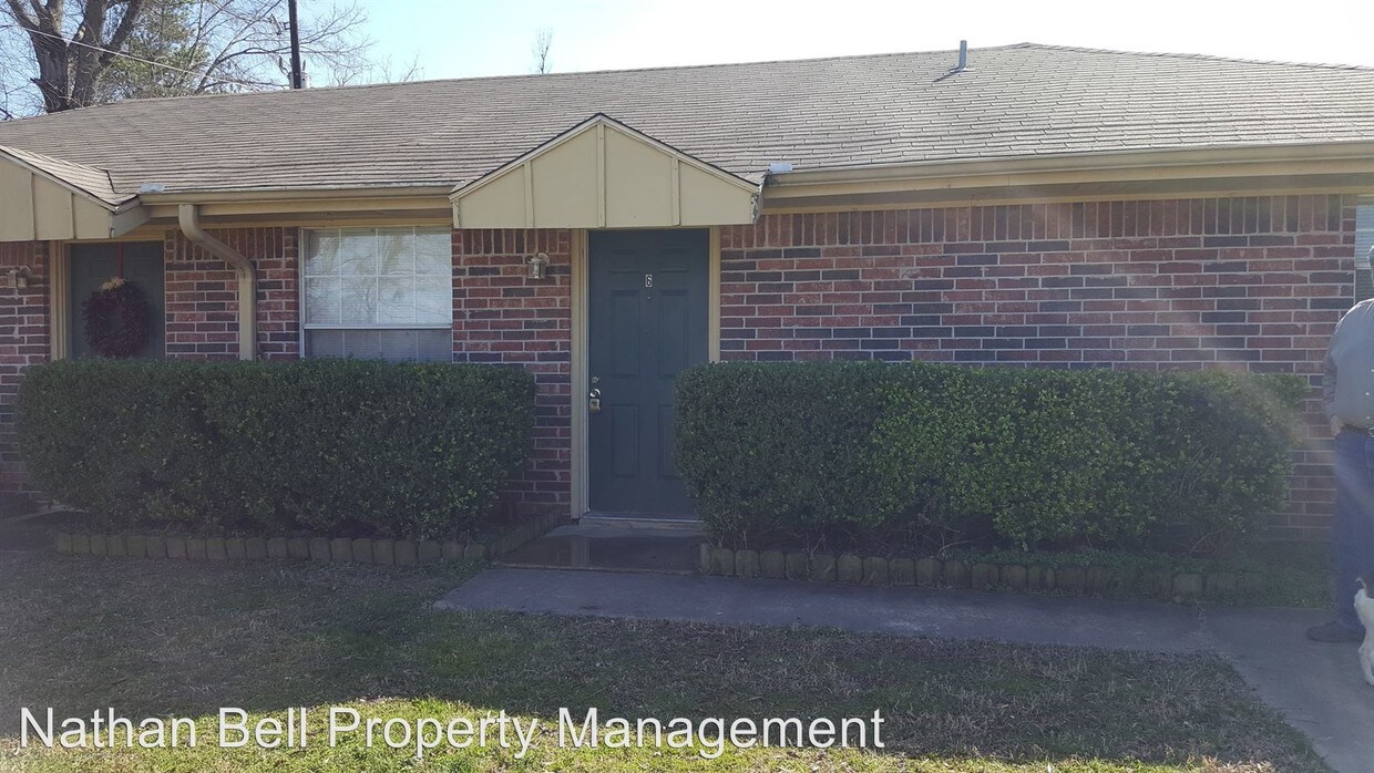 Primary Photo - 150 Pecan St