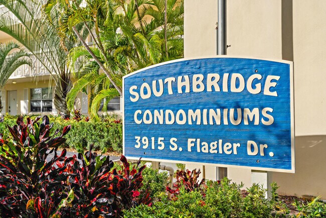 Foto del edificio - 3915 S Flagler Dr