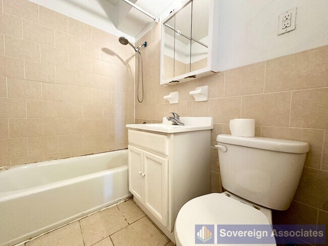 Foto del edificio - 2112 Starling Ave