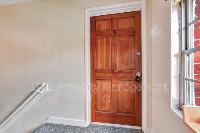 Foto del edificio - 1429 Nightingale Rd