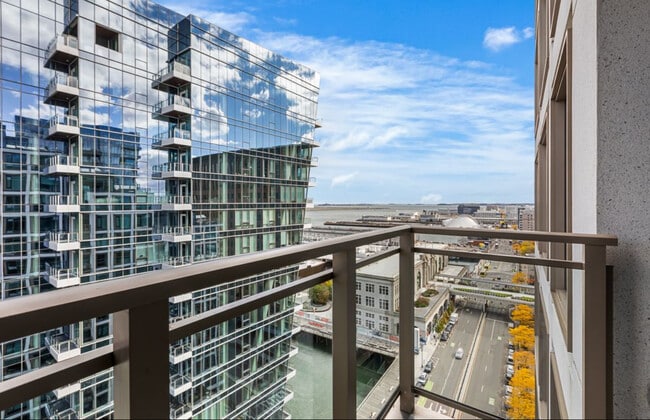 Building Photo - 49 Melcher St