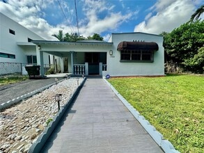 Building Photo - 1508 SW 13th Ave