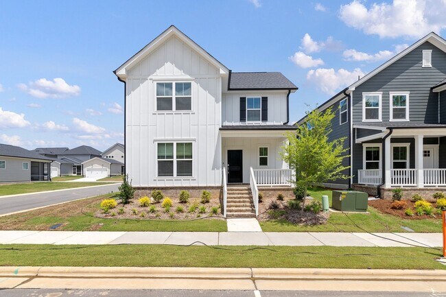 Foto del edificio - First-Floor Primary + Resort-Style Amenities in Saunders Farm!