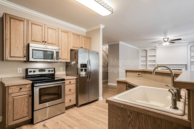 Foto del edificio - 2304 Knoll Ridge Ln