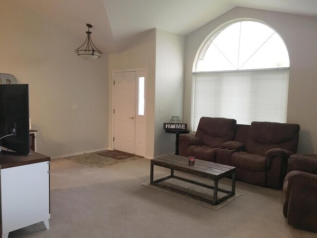 Foto del edificio - 3415 Blue Heron St