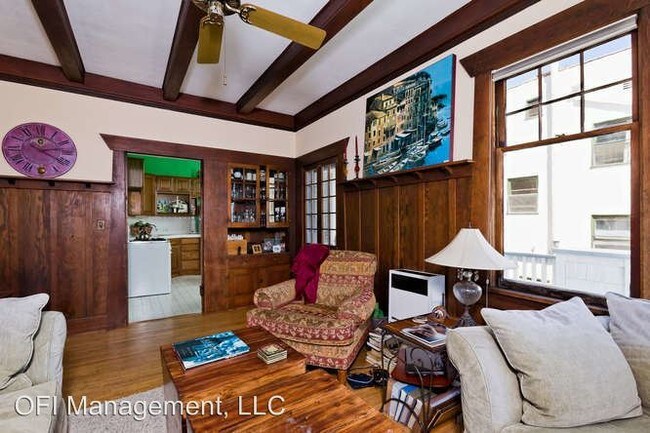 Building Photo - 725 Poli St