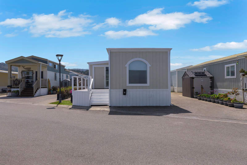 Foto principal - 22 Dahlberg Dr