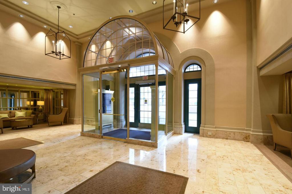 Foto principal - 2151 Jamieson Ave