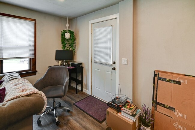 Building Photo - 205 S Fair Oaks Ave