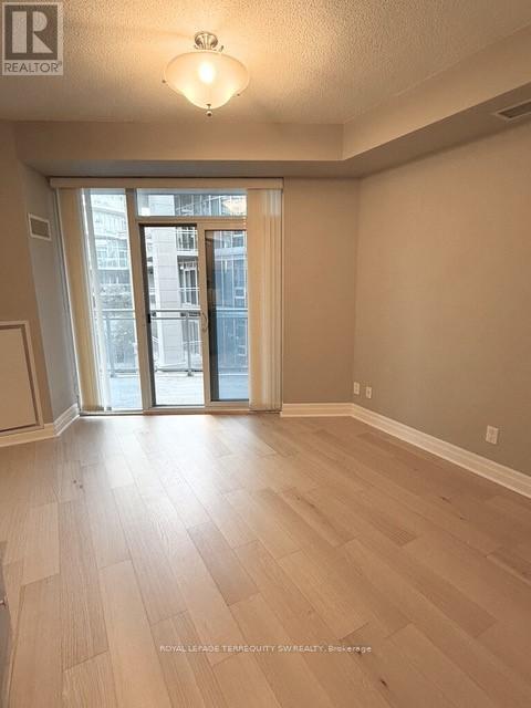 Photo du bâtiment - 58 Marine Parade Dr