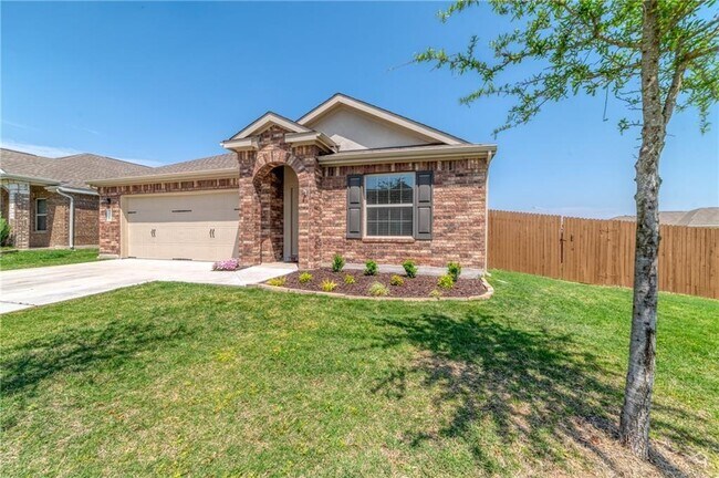 Building Photo - 2100 Littleton Dr