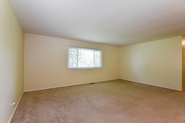 Foto del edificio - 1571 Birch Ave