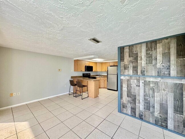 Foto del edificio - 9805 Hidden Ln