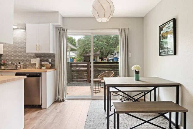 Foto del edificio - 802 Ramble Ln