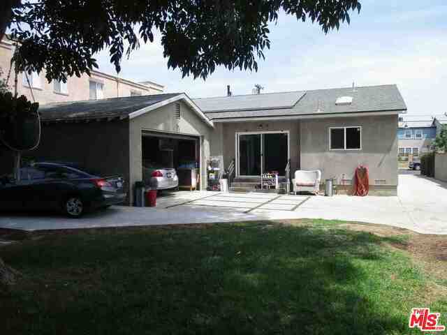Building Photo - 8643 Langdon Ave
