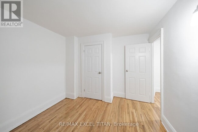 Building Photo - 10 Kingston Rd