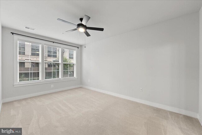 Foto del edificio - 2320 Field Point Rd