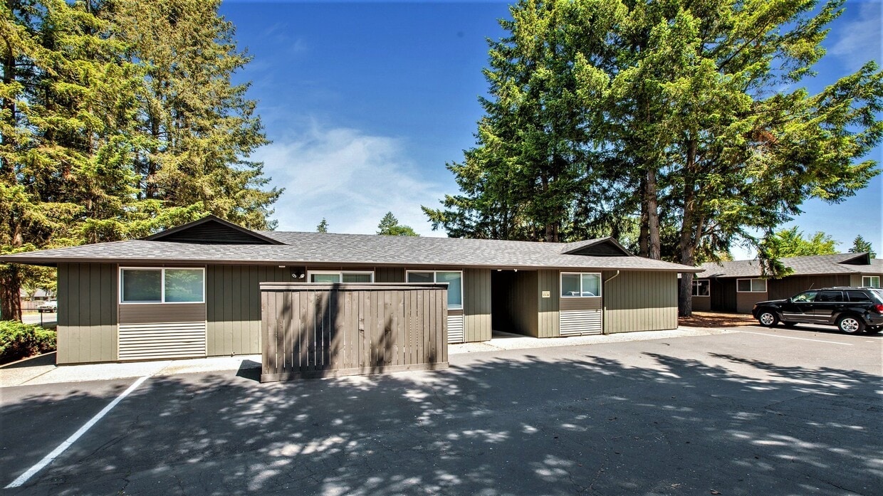 Primary Photo - Edgewood Apartments