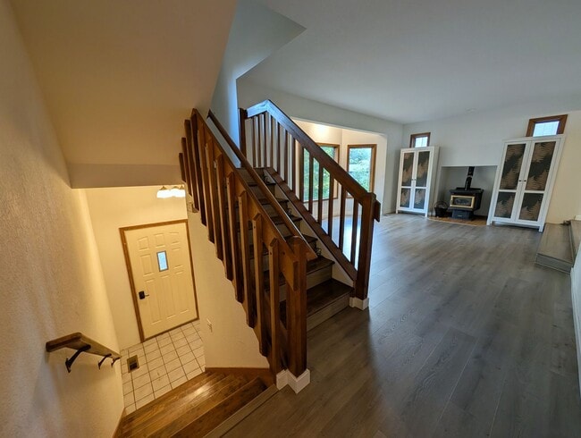 Building Photo - 3BD/2.5BA, Remodeled, Heat Pump, Pellet Stove, Pets on Approval, Garage - Avail Now
