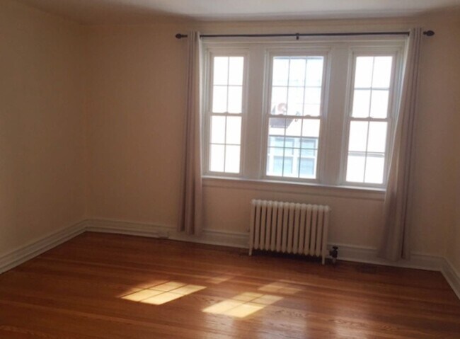 Photo - Carolina Apartments