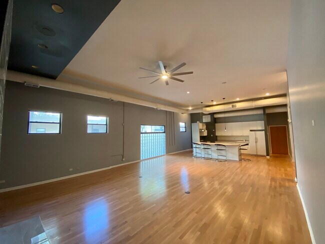 Foto del edificio - 400 N Racine Ave
