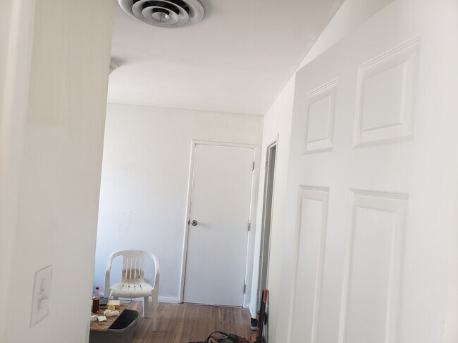 Foto del edificio - 12596 Debell St