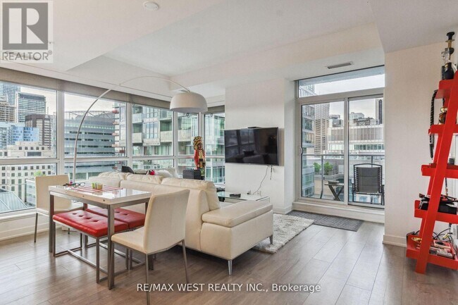 Building Photo - 30 Nelson St