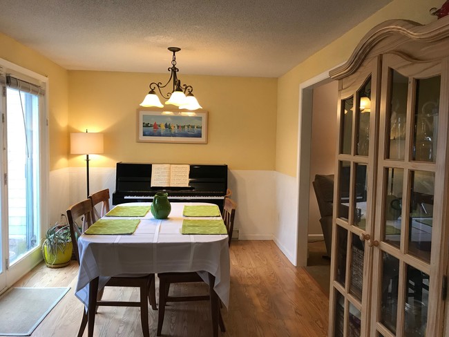 Dining area - 21 Arrowwood Ct