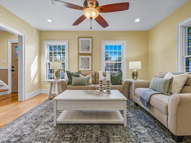 Foto del edificio - 217 Huntington Rd