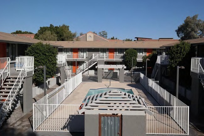 Fotografía del edificio - Evergreen on Hayden Lane