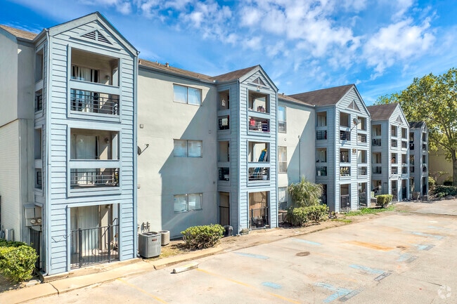 Alternar - 7979 Westheimer Apartments