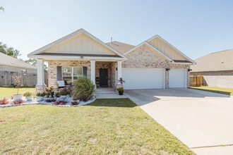 Building Photo - 1106 Shoal River Dr