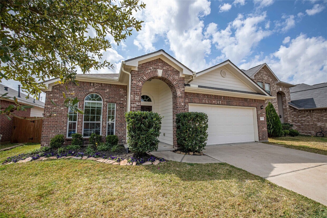 Foto principal - 24415 Hikers Bend Dr