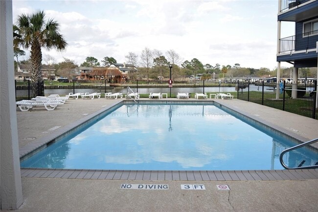 Building Photo - 18511 Egret Bay Blvd