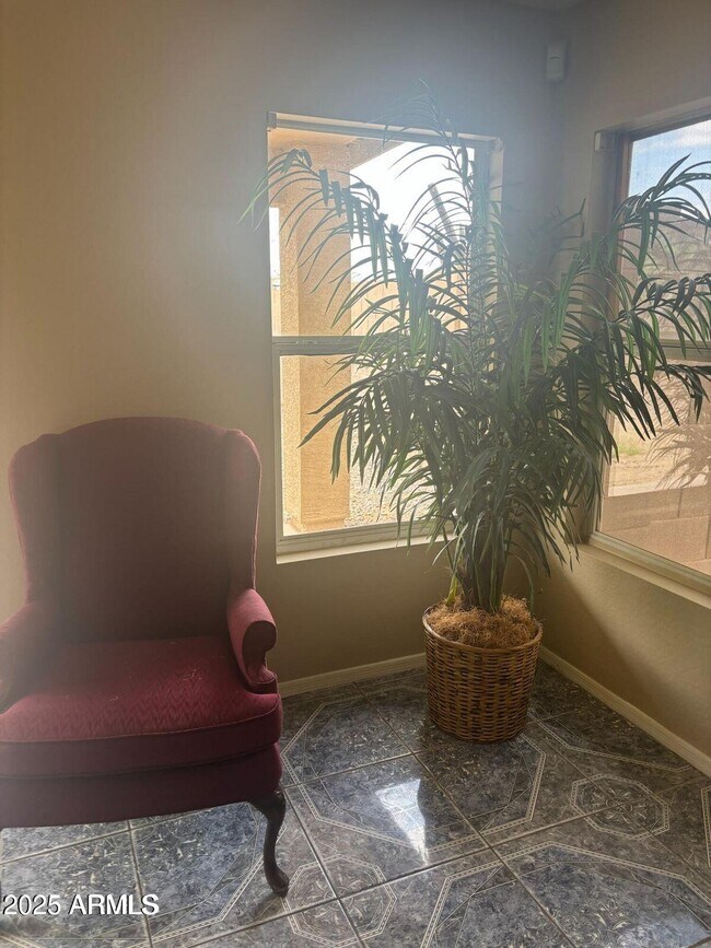 Foto del edificio - 4136 N 113th Dr