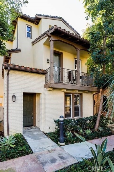 Building Photo - 209 Tall Oak